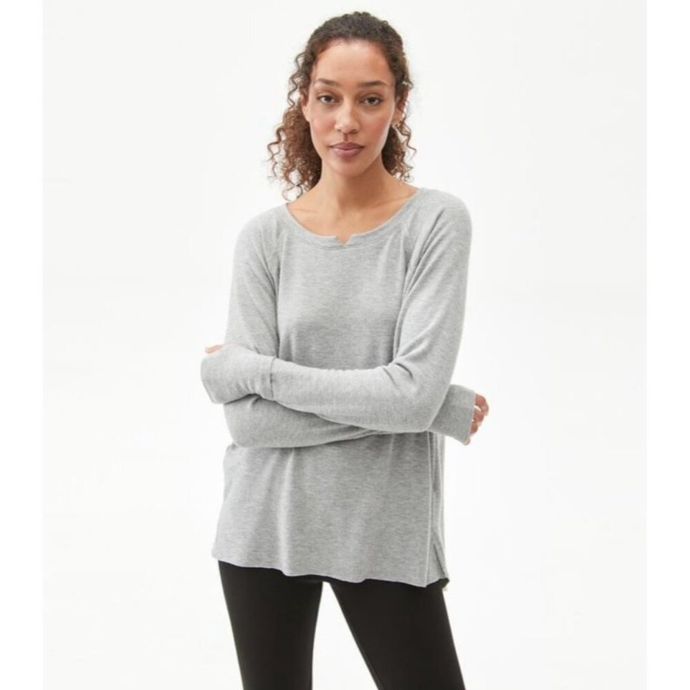 MICHAEL STARS Women's‎ EUC Treasure Grey Notch Neck Top | Size L